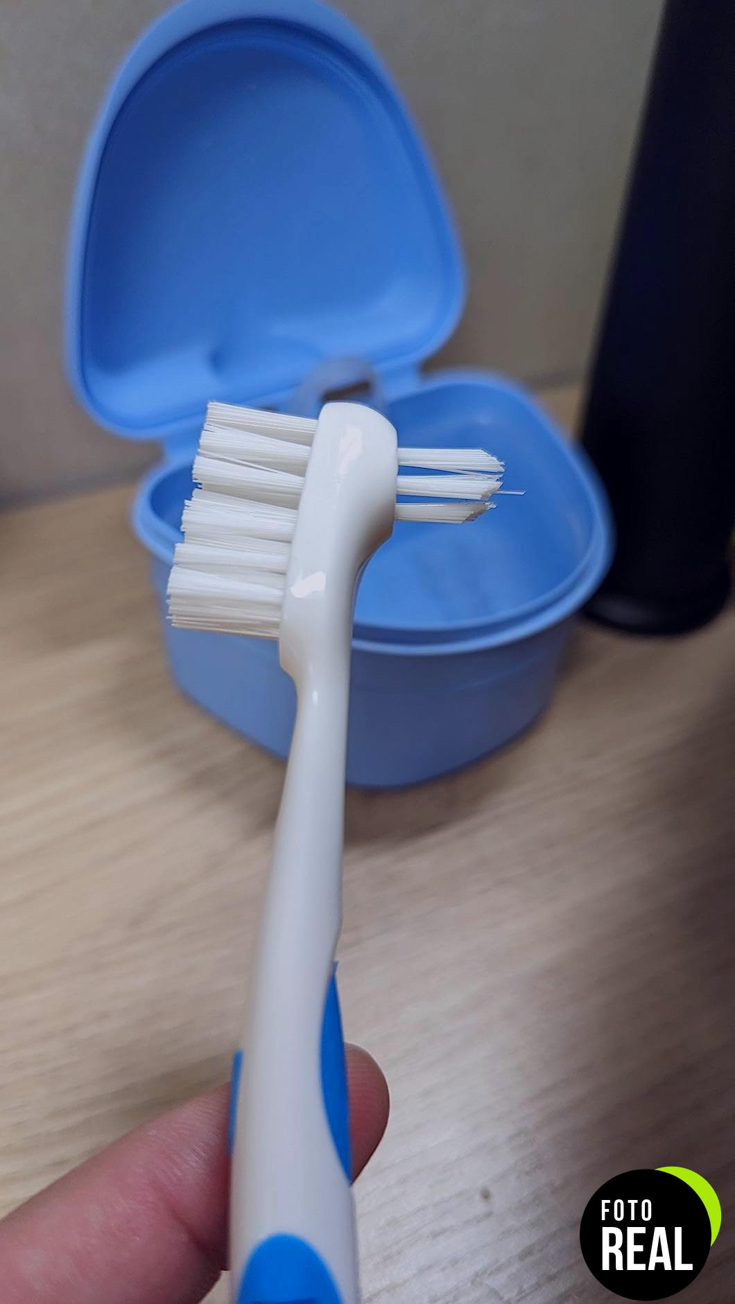 kit-limpieza-dentaduras-azules-cepillo-dos-cabezas-foto-2