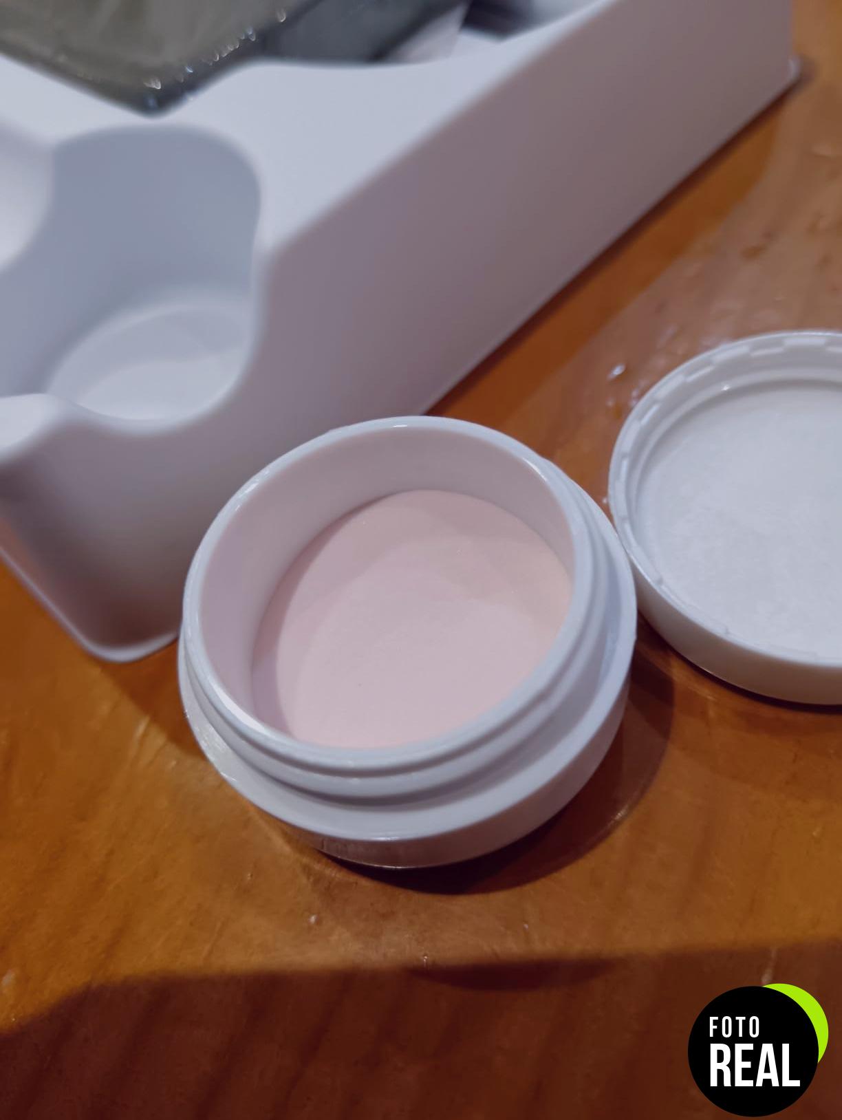 mono-reparador-dentaduras-foto-3